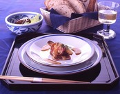「砥部焼」をご紹介するプラザ