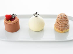 シーズナルケーキ（3個入）_寄.jpg